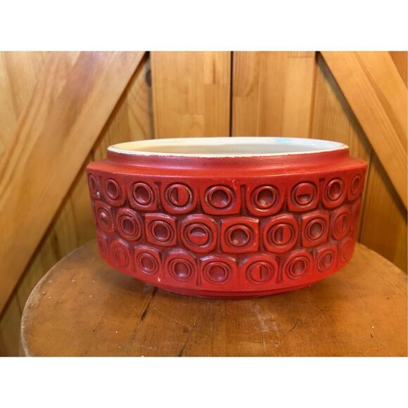 Mid-century planter red oval raised design made in the USA ￼(8868)￼ - Picture 1 of 10